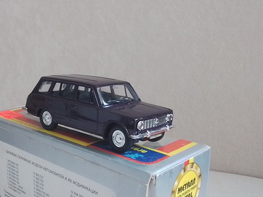 Vaz 2102 Lada 1200 Stationcar Agat made in ussr, Ophalen of Verzenden, Zo goed als nieuw, Auto, Overige merken
