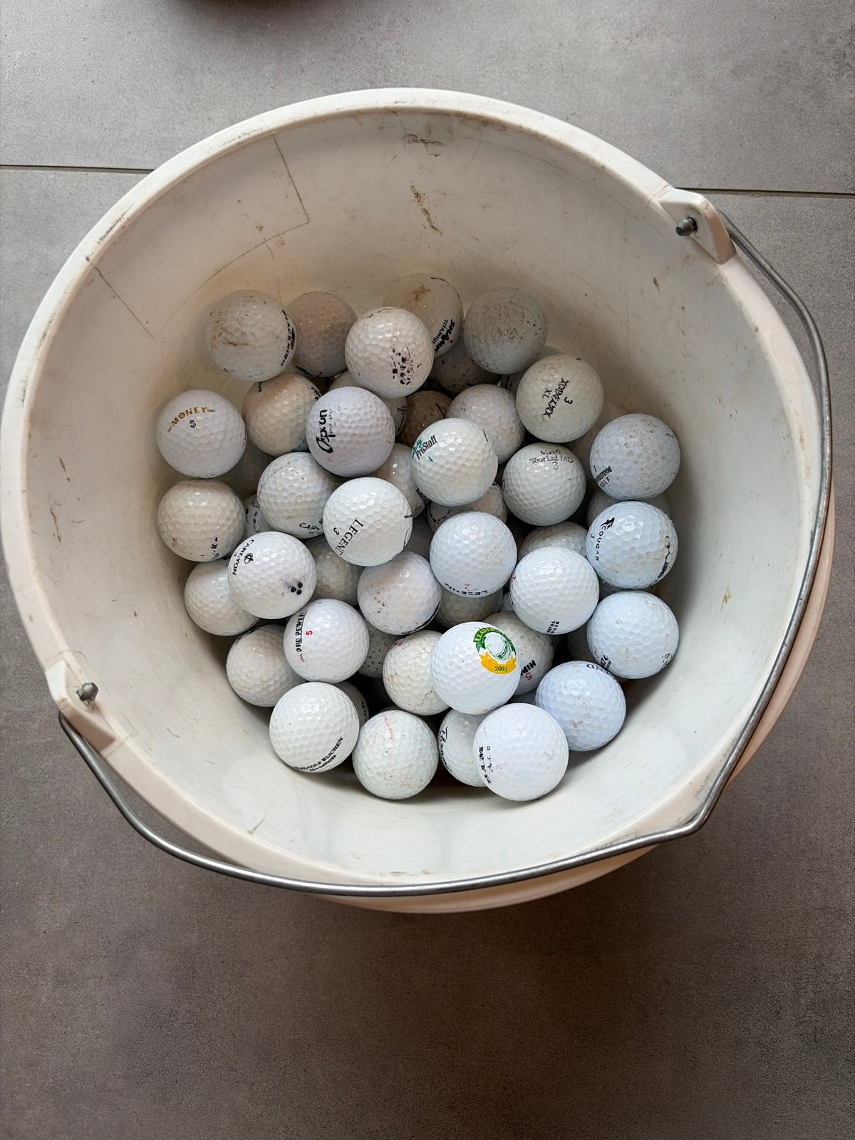 100 golfballen, Ophalen of Verzenden, Gebruikt, Bal(len), Overige merken