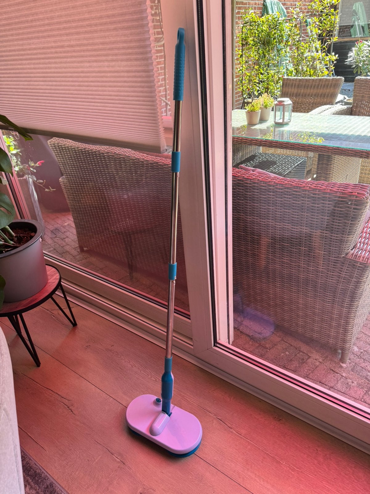 Mop (hurricane floating mop), Ophalen, Mop of Dweil