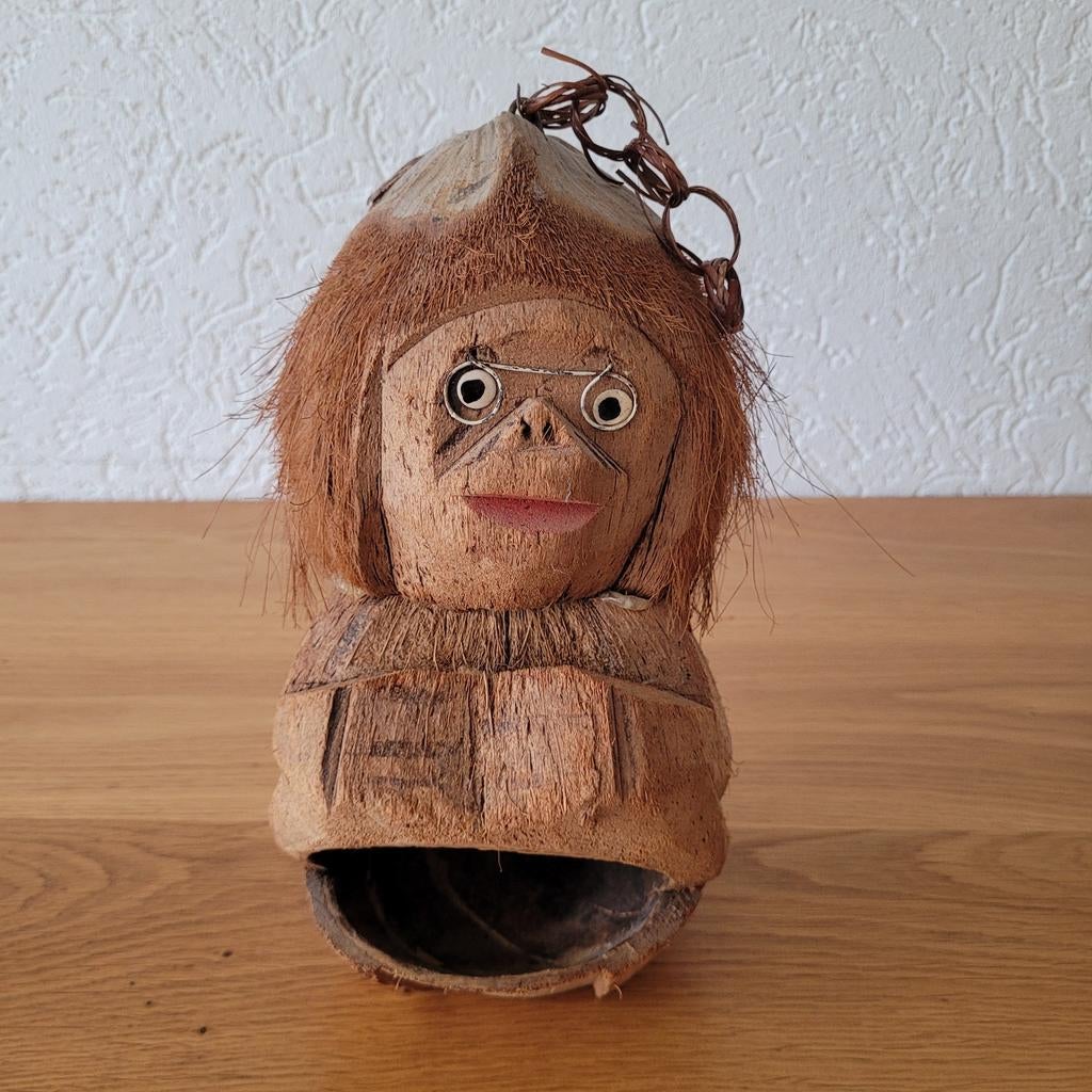 Vogelvoerderhuisje kokosnoot aap met ketting, Ophalen of Verzenden, Zo goed als nieuw