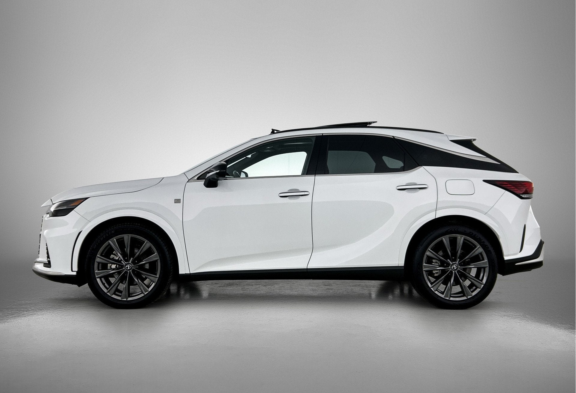 Lexus RX 450h+ Plug-in Hybrid F Sport Design | Sportief uitg, Auto's, Automaat, Automatische klimaatregeling, Gebruikt, 4 cilinders
