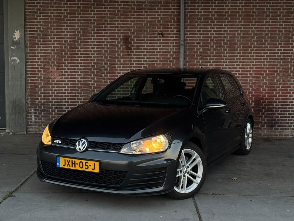 Volkswagen Golf VII 2.0 TDI 135KW 5D DSG 2017 Antraciet, Stof, Parkeersensor, Diesel, Geïmporteerd