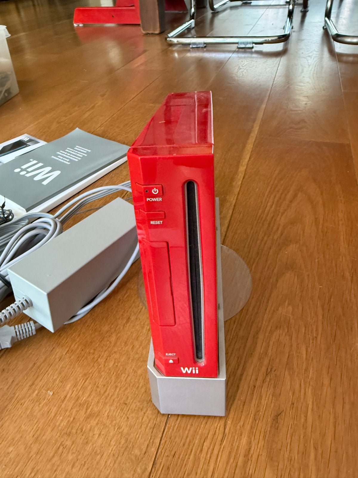 Wii Limited Rode Editie met 3 controllers en 11 games, Ophalen, Zo goed als nieuw, Met 3 controllers of meer, Met stuurtje