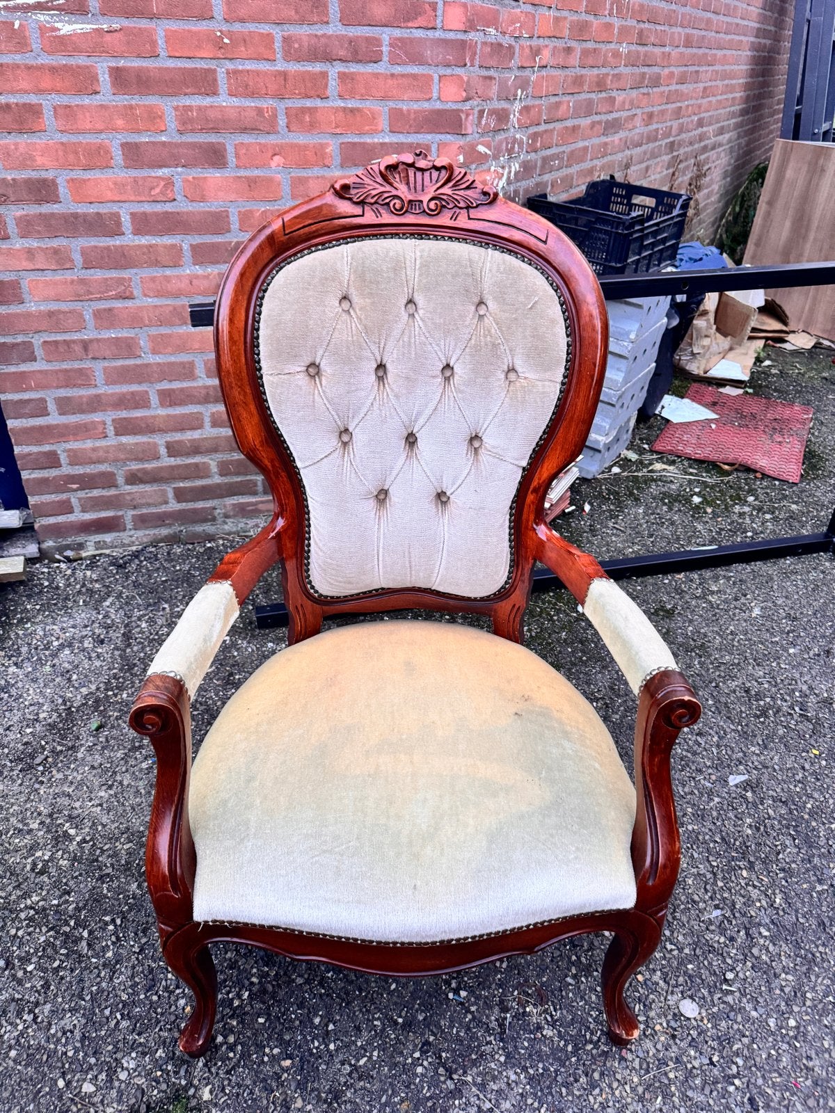 Antiek barok fauteuil houtsnijwerk en gestoffeerde zitting, Ophalen of Verzenden
