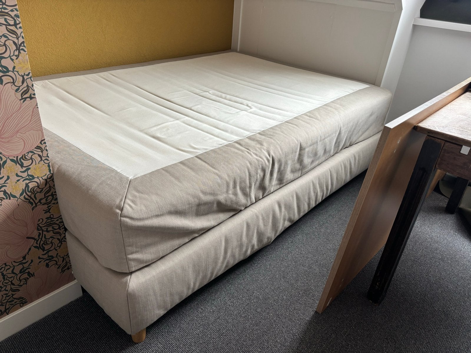 Ikea boxspring 140cm met topper, Ophalen, Beige, Tweepersoons, 140 cm