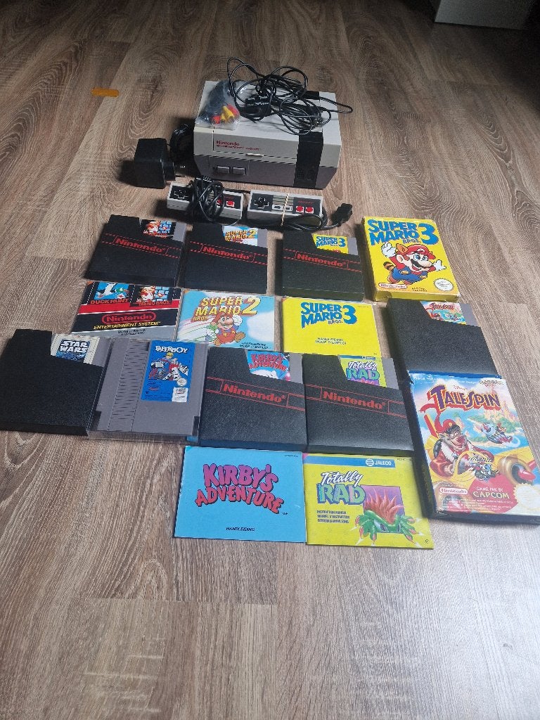 Nintendo nes+8 spellen, Spelcomputers en Games, Ophalen of Verzenden, Gebruikt, Met 2 controllers, Met games