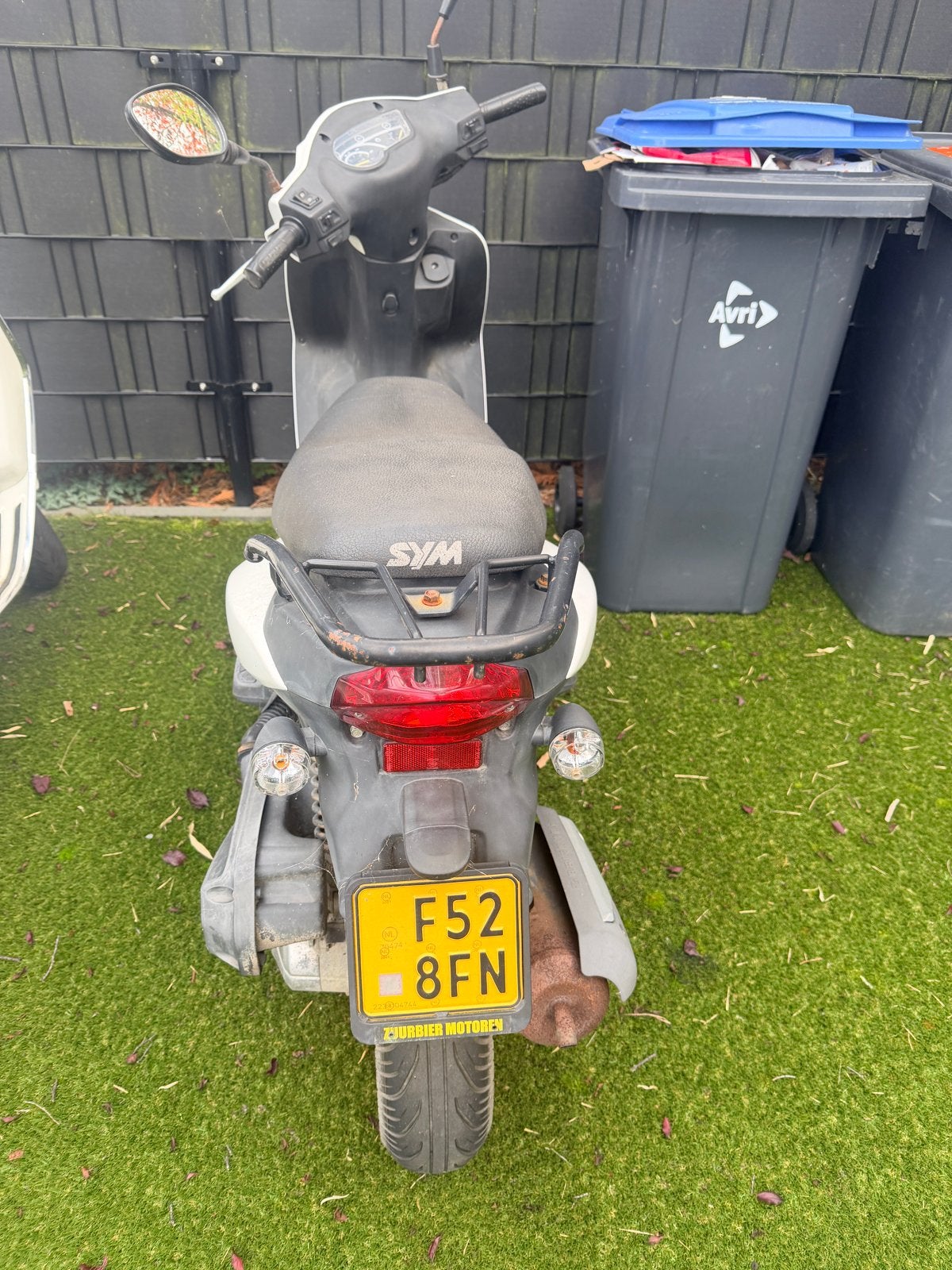 SYM Orbit Scooter - Wit, Gebruikt, Fietsen en Brommers, Gebruikt, Maximaal 45 km/u, Ophalen of Verzenden, Benzine