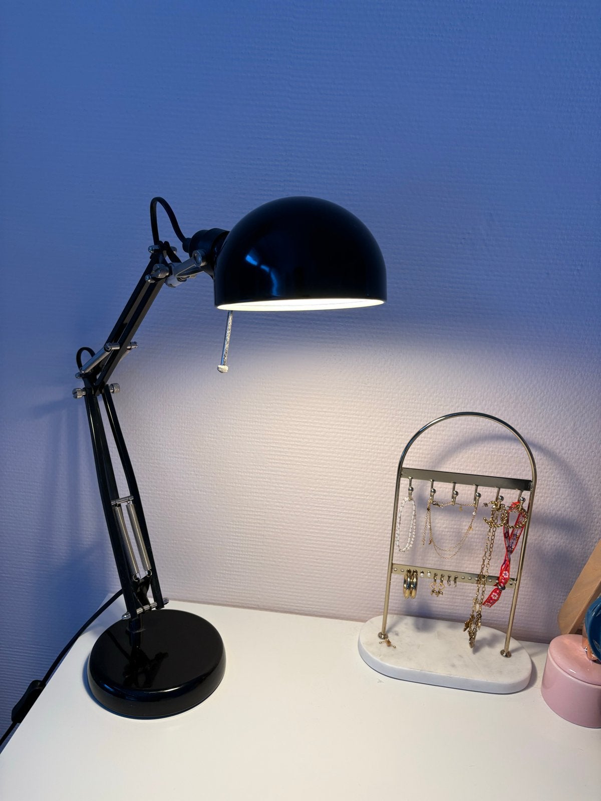 Zwarte verstelbare bureaulamp, Zo goed als nieuw, Zwart, Metaal, Modern