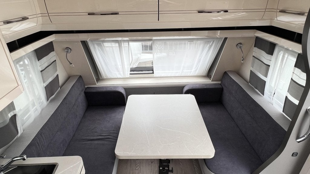 Hobby Excellent 495 WFB euro;3.334,- KORTING, Caravans en Kamperen, Schokbreker, Rondzit, Hobby, Bedrijf