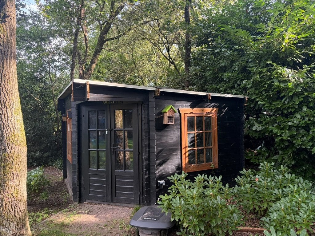 Ruim houten tuinhuis / blokhut 240 x 240 cm, Tuin en Terras, Tuinhuizen, Blokhut, 2 ramen, Met overkapping, Hout
