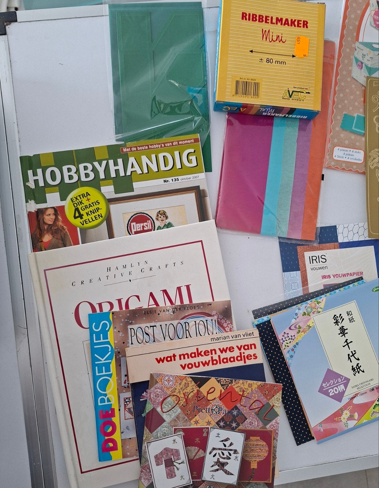 Groot knutselpakket: papier, boeken, en meer, Gebruikt, Meerkleurig, Ophalen of Verzenden, Papier of Karton