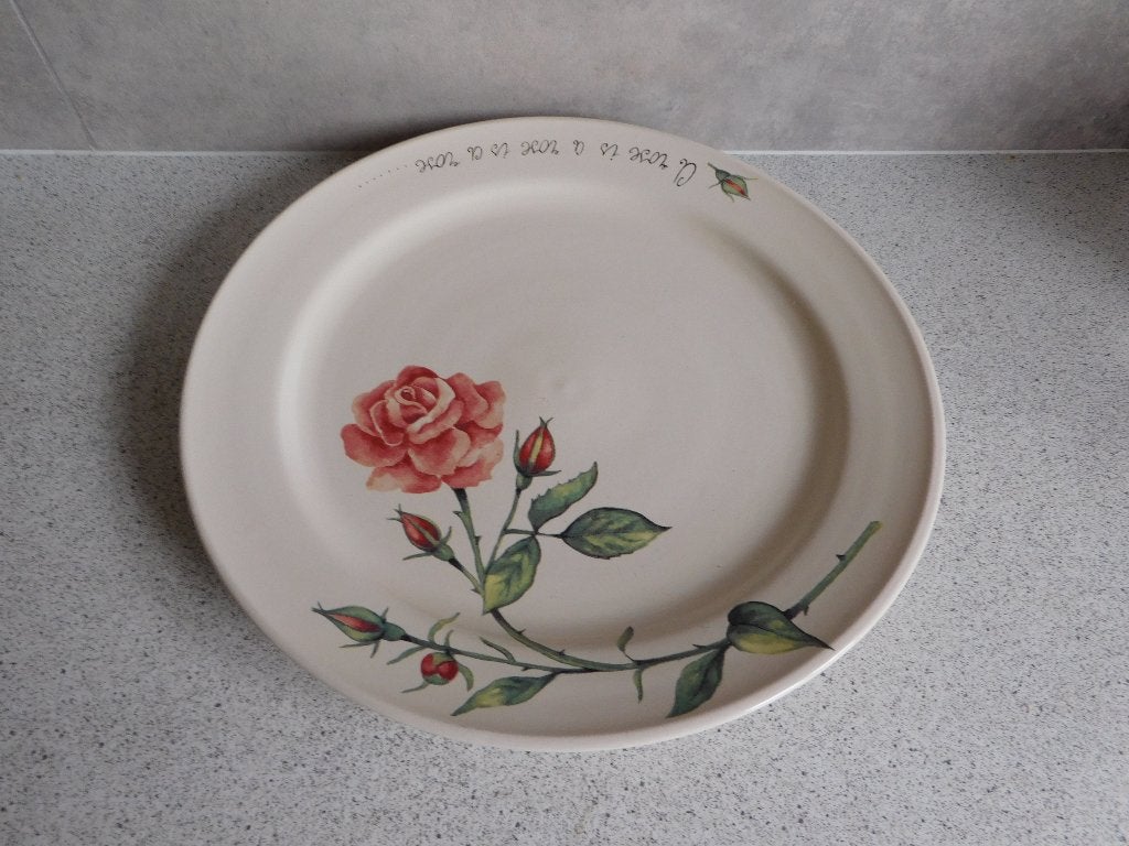 Bord 32 cm. A Rose is a Rose JET by ter Steege, Ophalen of Verzenden, Zo goed als nieuw, Bord(en), Overige stijlen