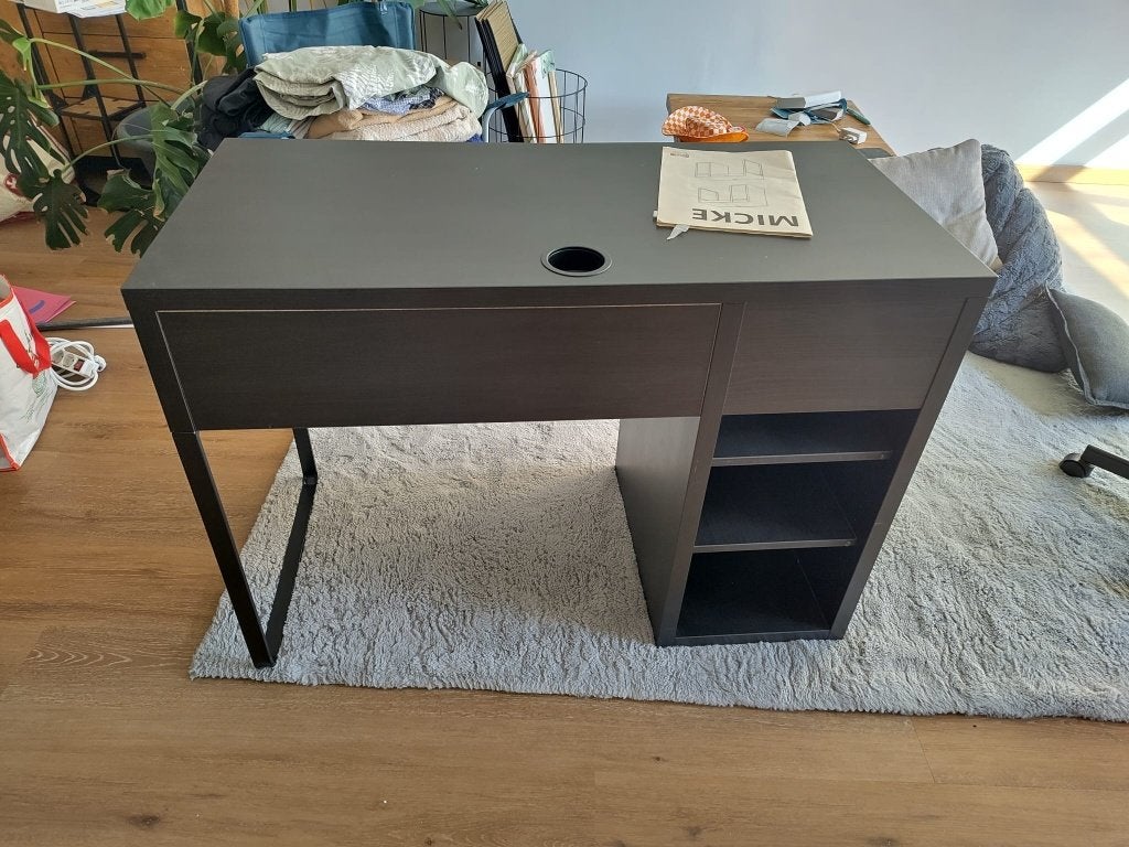 black desk MICKE, Ophalen, Zwart, 105 cm, Gebruikt
