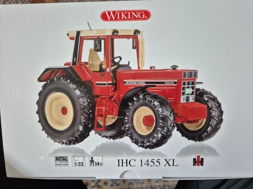 Wiking IHC 1455 XL Tractor Model 1:32, Ophalen of Verzenden
