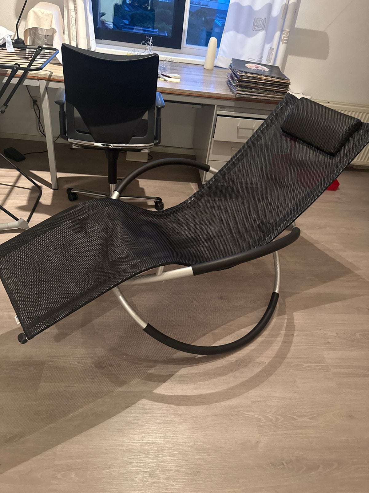 2x Zero-gravity schommel-/relaxstoel met hoofdsteun, Ophalen of Verzenden, Zo goed als nieuw, Textileen, Verstelbaar