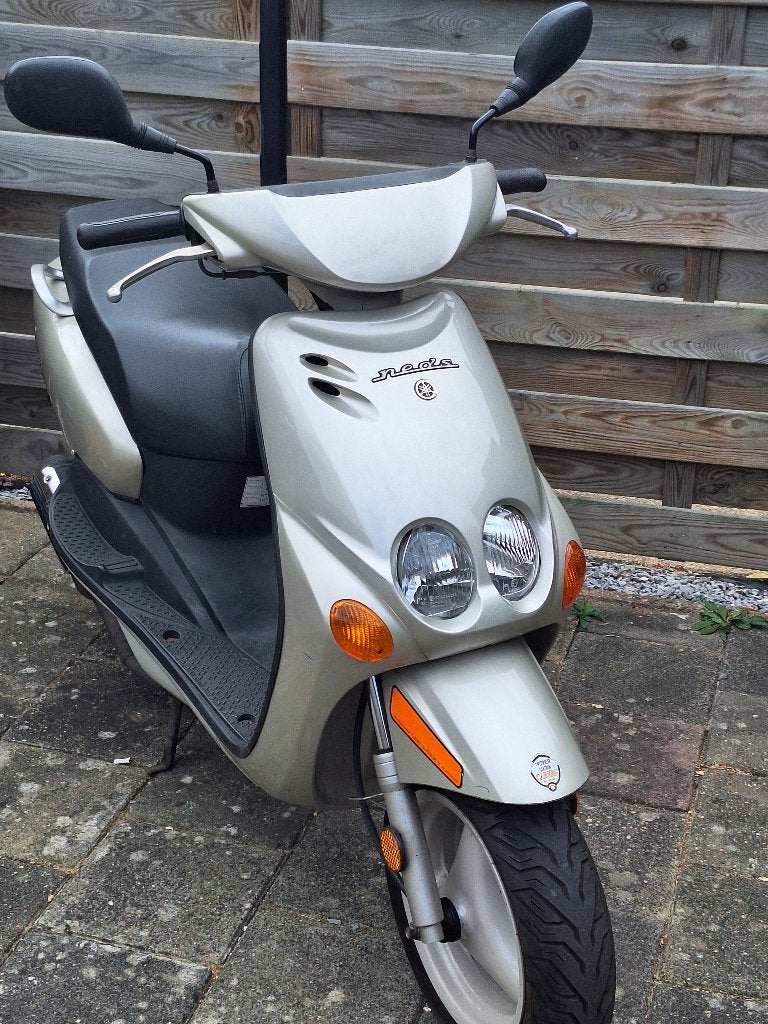 yamaha neos snor, Fietsen en Brommers, Snorfietsen en Snorscooters, Ophalen, Zo goed als nieuw, Benzine, Yamaha
