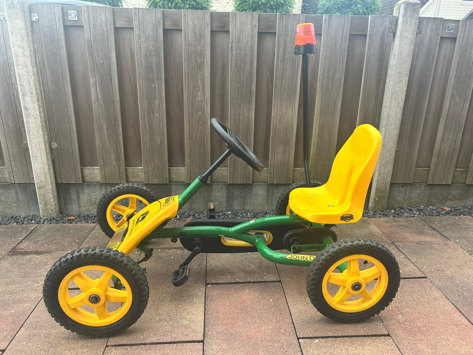 BERG Buddy John Deere skelter met zwaailicht, Ophalen, Zo goed als nieuw, Berg