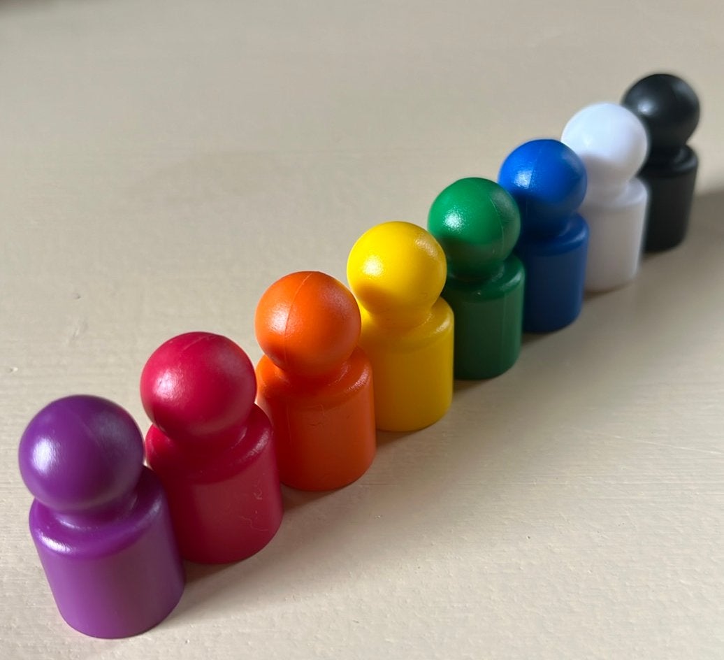 8 pionnen figuurtjes 27 mm kegeltjes bordspel, Ophalen of Verzenden, Zo goed als nieuw
