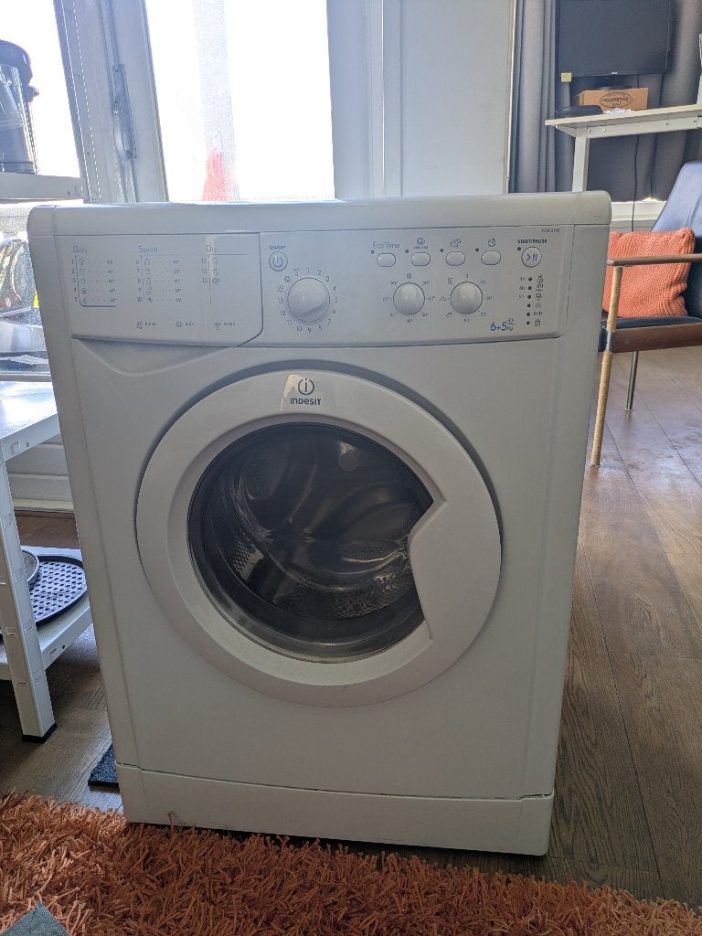 Washing/Dryingmachine combination for free, 4 tot 6 kg, Ophalen, Gebruikt, Minder dan 85 cm