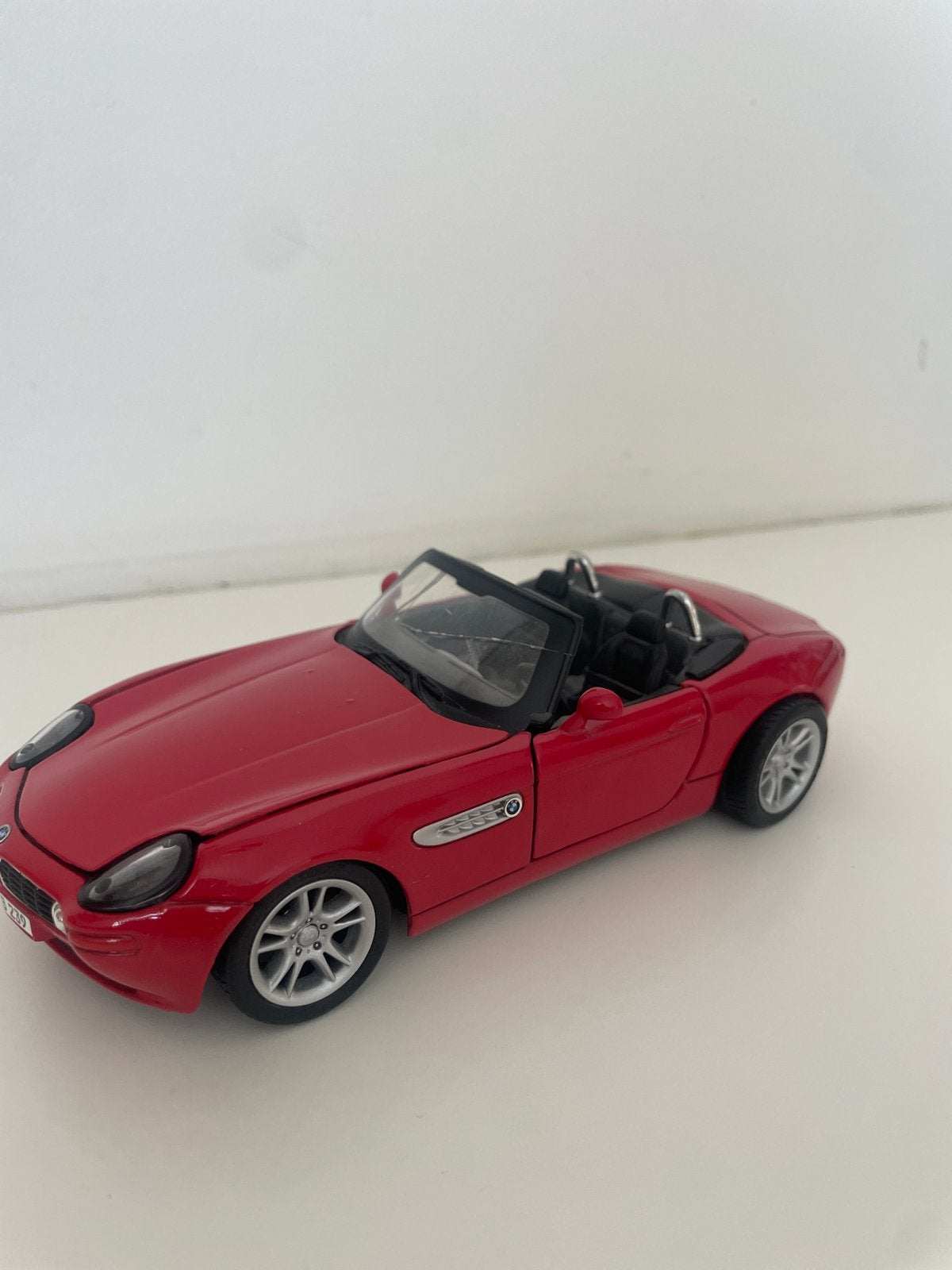 Rode BMW Z8 schaalmodel - Gebruikt, Ophalen of Verzenden, Gebruikt, Auto, Overige merken