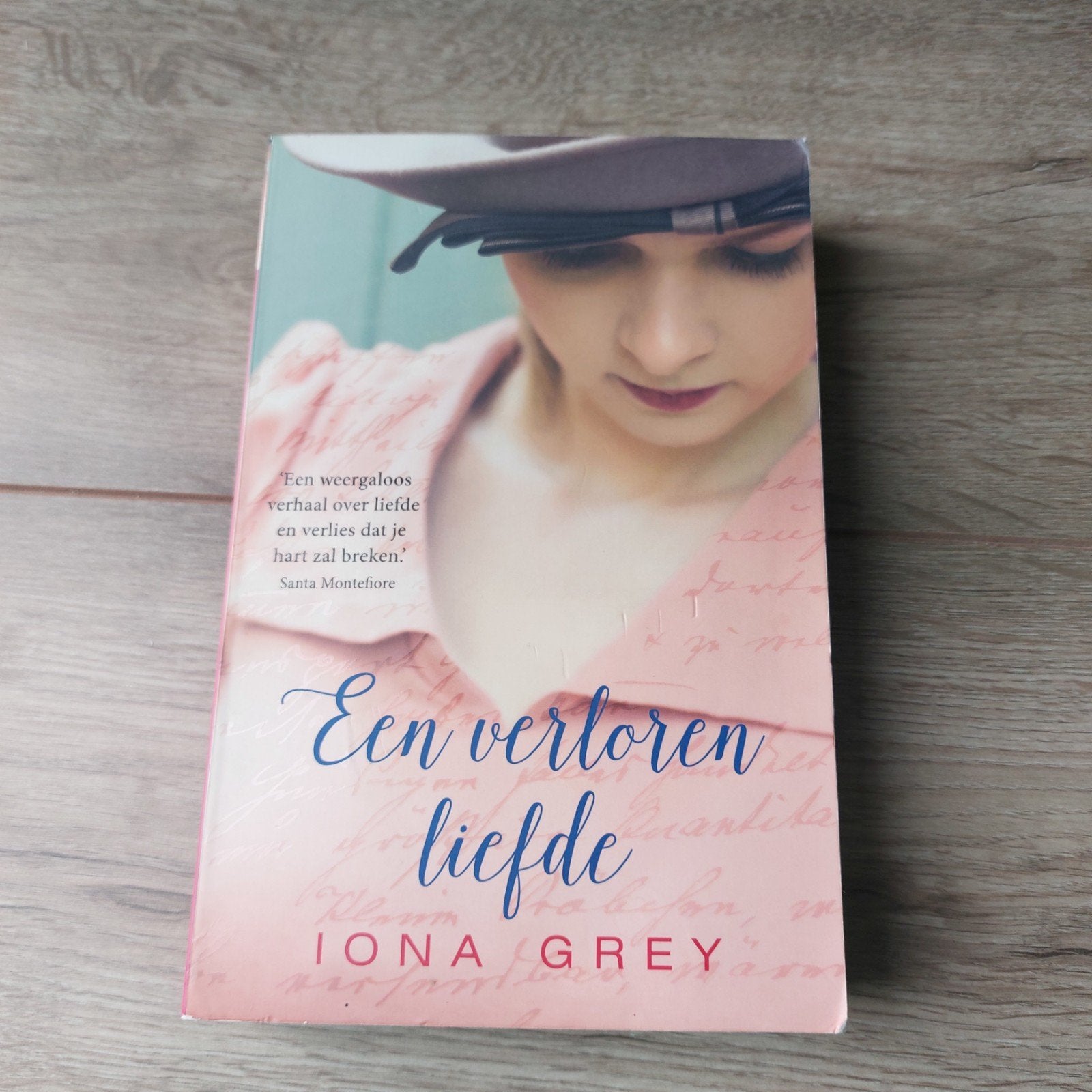 Een verloren liefde - Iona Grey (Boek), Ophalen of Verzenden, Zo goed als nieuw, Iona Grey, Nederland