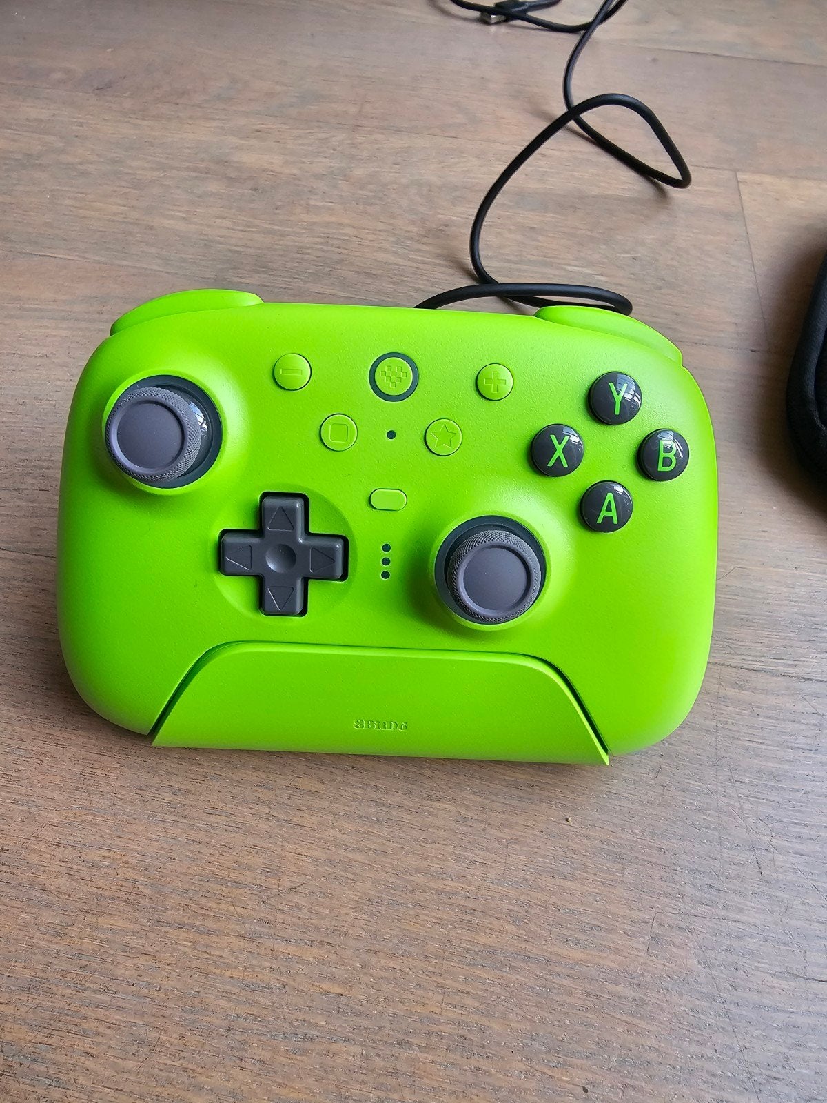 8BitDo Ultimate 2 met phoneclip, Ophalen of Verzenden, Zo goed als nieuw