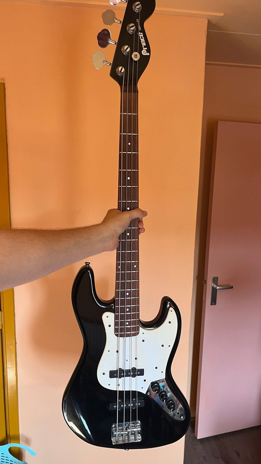 Prince JBC-32 Basgitaar, Ophalen