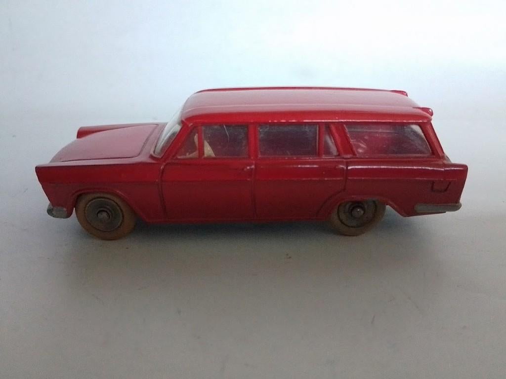 Fiat 1800 Stationcar Dinky Toys France nr 548, Hobby en Vrije tijd, Modelauto's | 1:43, Ophalen of Verzenden, Zo goed als nieuw