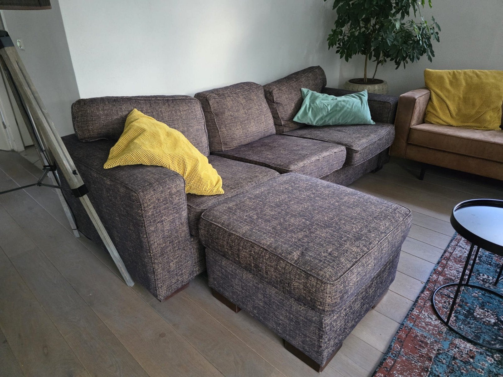 Comfortabele bank met hocker, Huis en Inrichting, Ophalen, Gebruikt, Hoekbank, Driepersoons