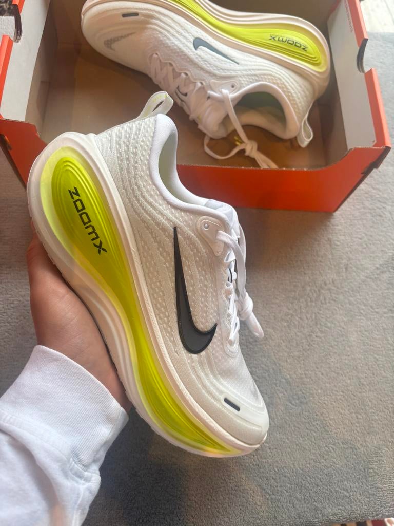 Nike vomero plus white volt - maat 40 - nieuw, J, Nieuw, Ophalen of Verzenden, J
