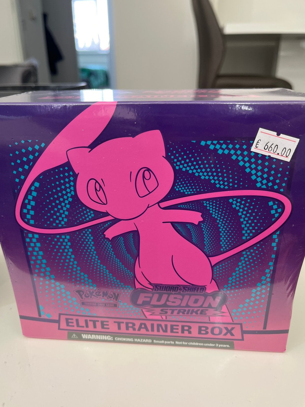 Pokémon Sword & Shield Fusion Strike Elite Trainer Box, Ophalen of Verzenden, Nieuw, Boosterbox