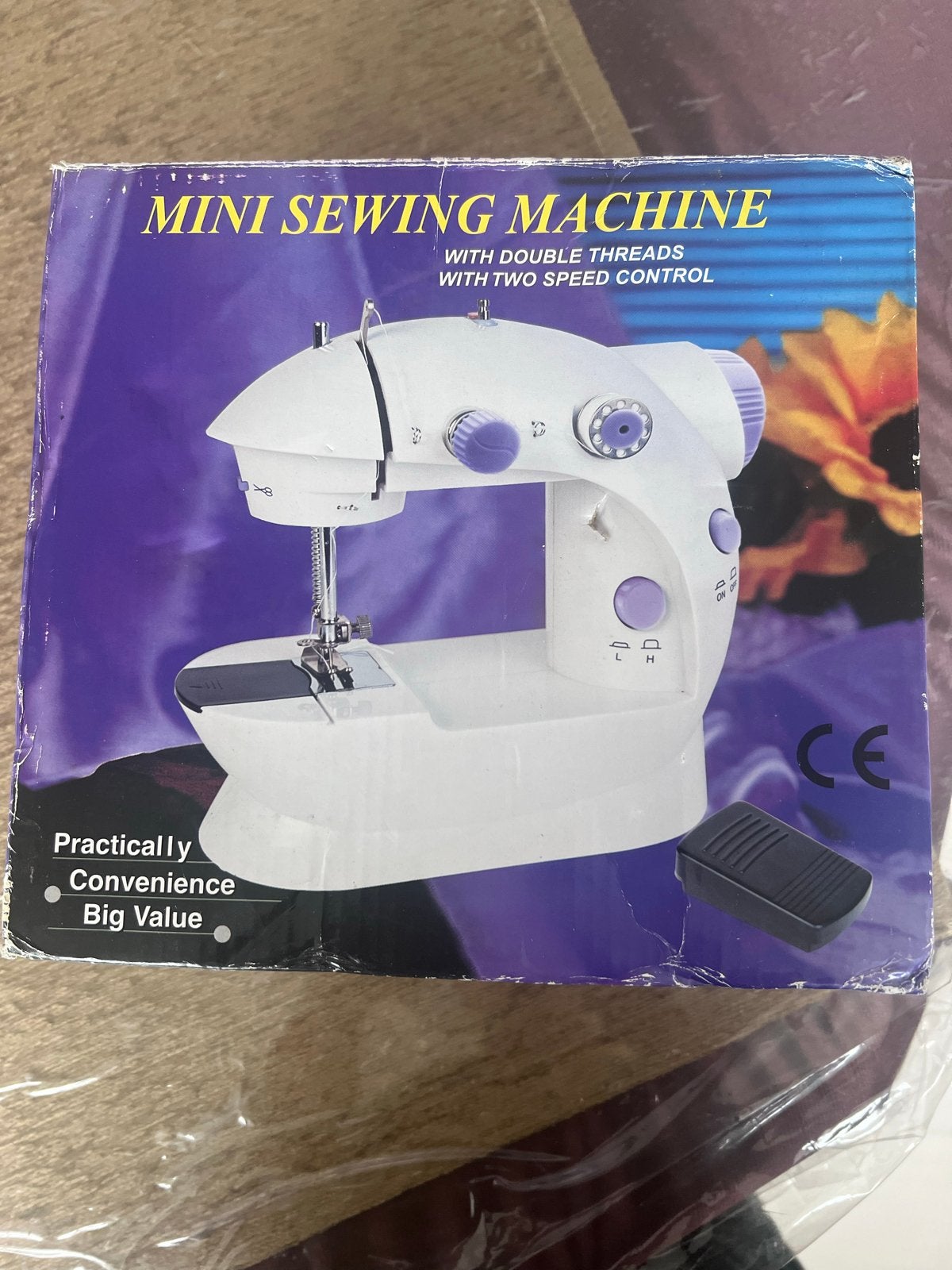Mini Naaimachine met Dubbele Draad en Twee Snelheden, Ophalen of Verzenden, Zo goed als nieuw, Naaimachine, Overige merken