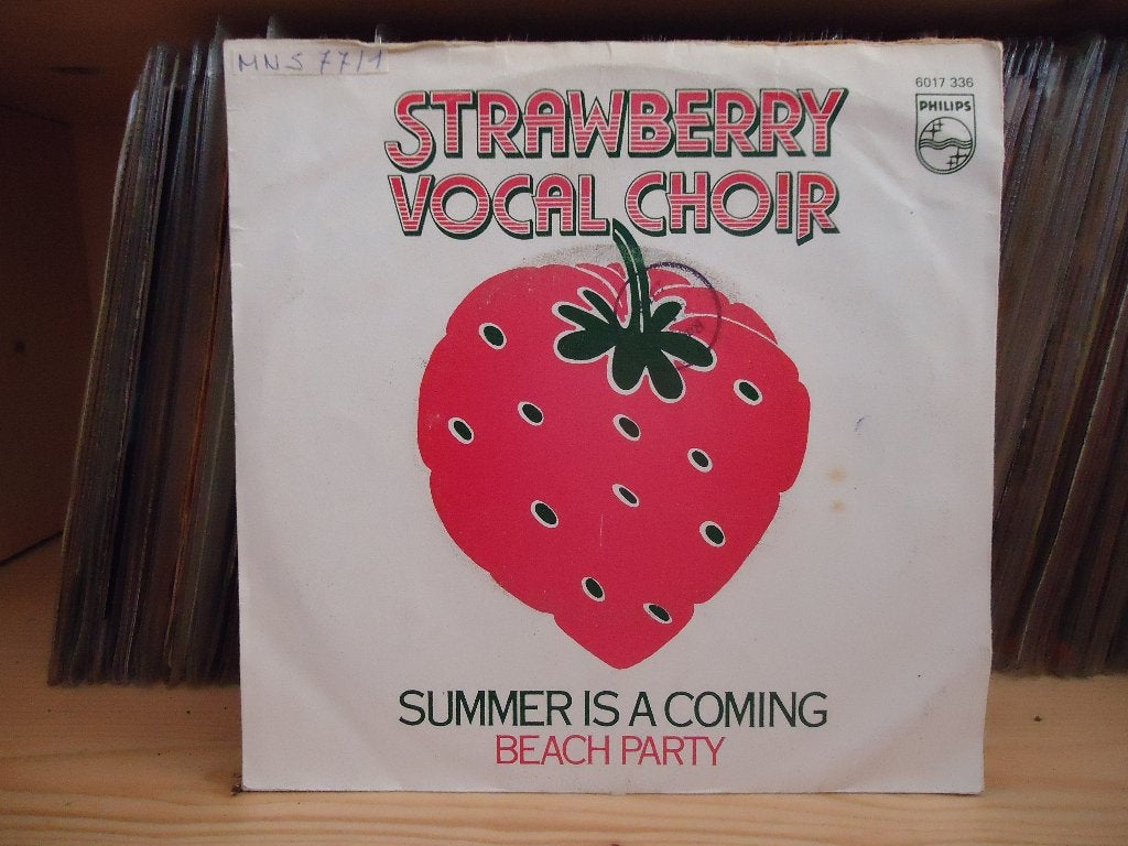 7" Single Strawberry Vocal Choir - Summer Is A Coming / Beac, Gebruikt, 7 inch, Ophalen of Verzenden, Pop