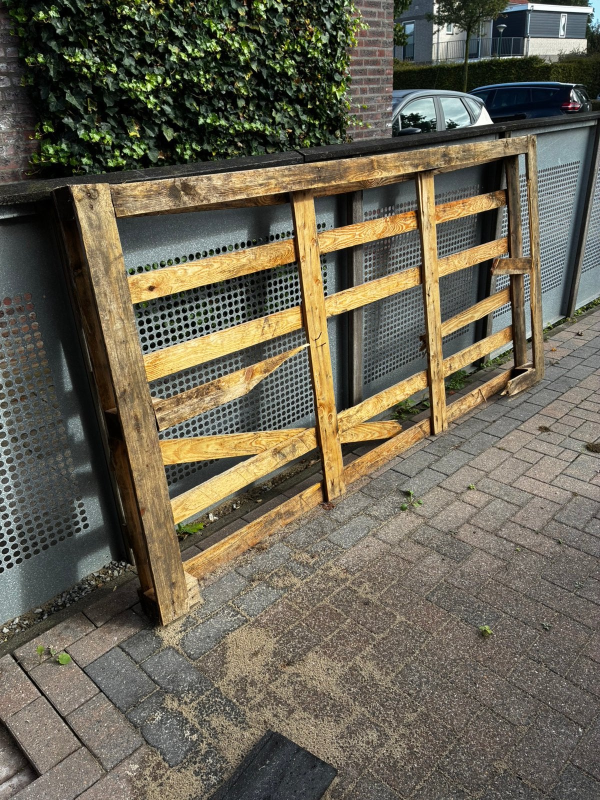 Gratis 2 houten pallets, Ophalen, Zo goed als nieuw, Hout, Tuinhek