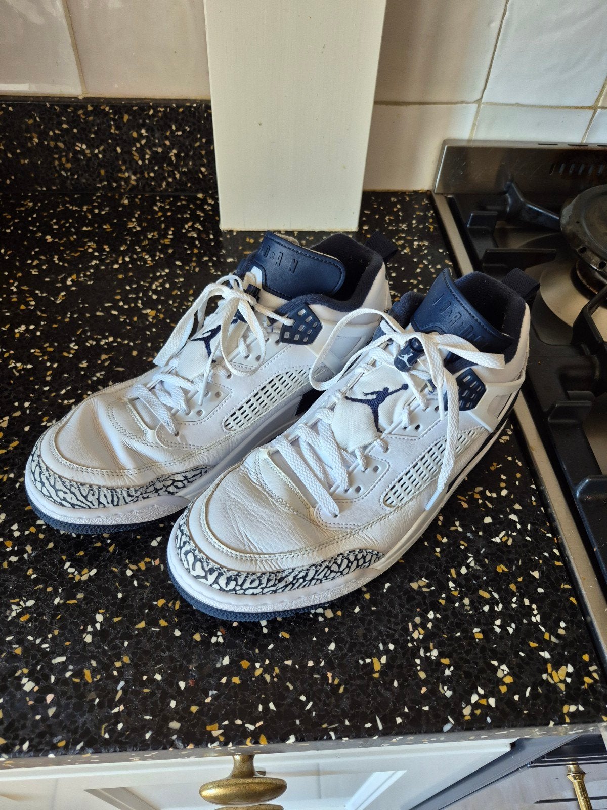 Jordan Spizike sneakers wit/blauw, maat 45, Kleding | Heren, Schoenen, Ophalen, Wit, Sneakers of Gympen, Gedragen