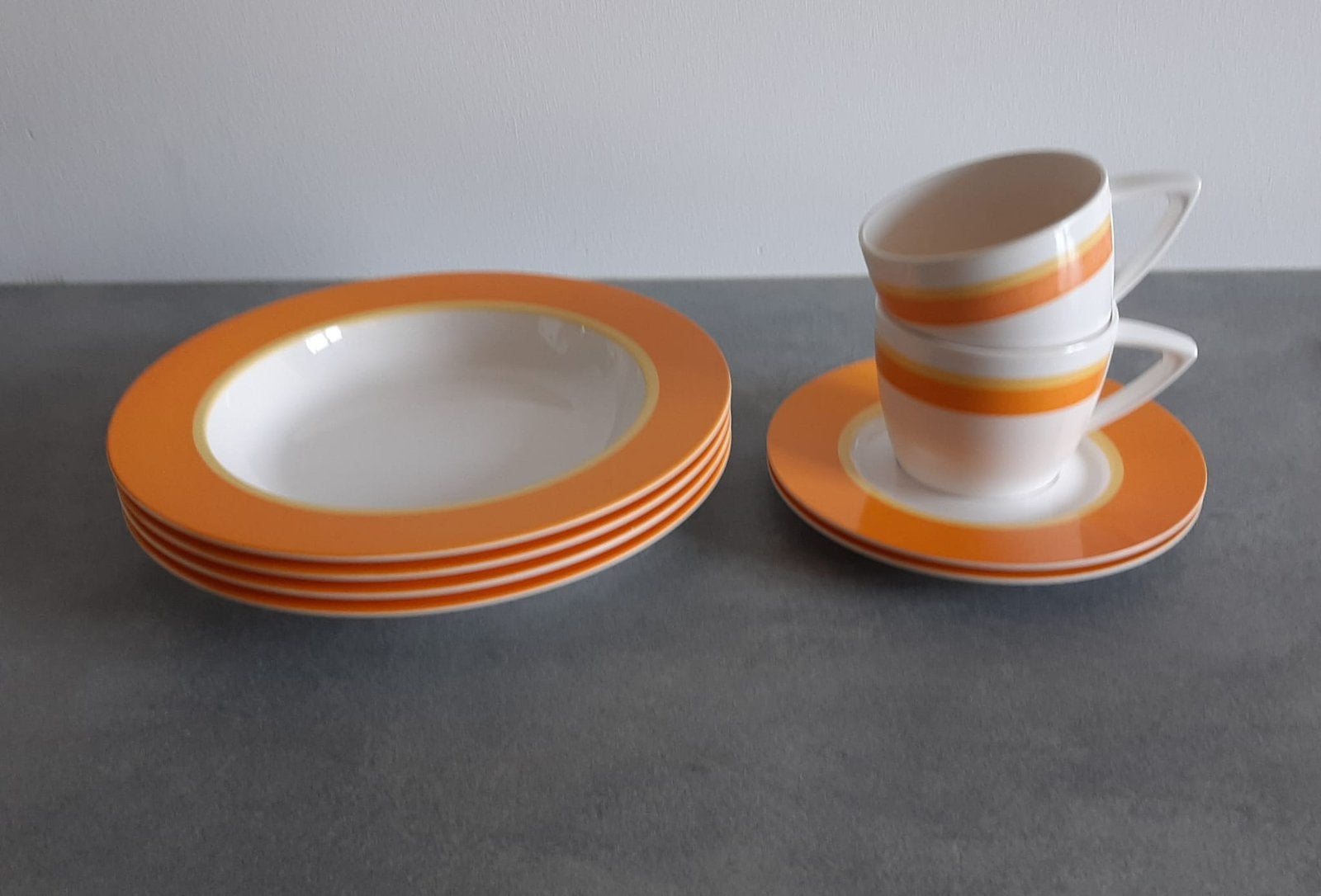 Mepal rosti servies wit geel oker rand kop schotel borden, Ophalen of Verzenden, Zo goed als nieuw, Overige stijlen, Bord(en)