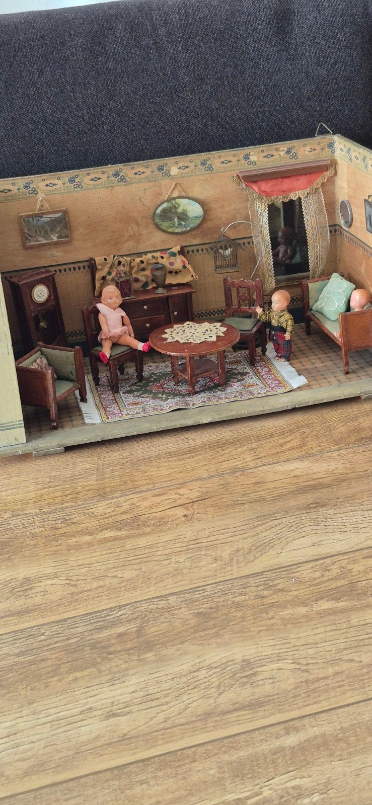 Antiek Poppenhuis met Meubels en Poppen, Ophalen of Verzenden, Gebruikt, Poppenhuis