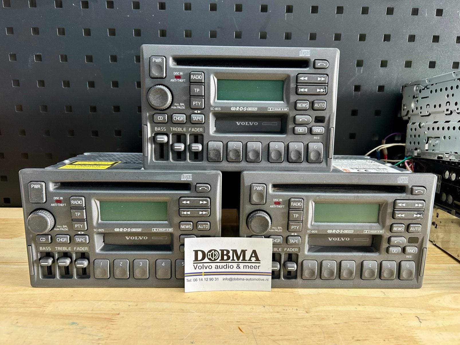 Volvo SC-805 radio, grijs, goed werkend, met code, Gebruikt, Ophalen of Verzenden, Volvo, X