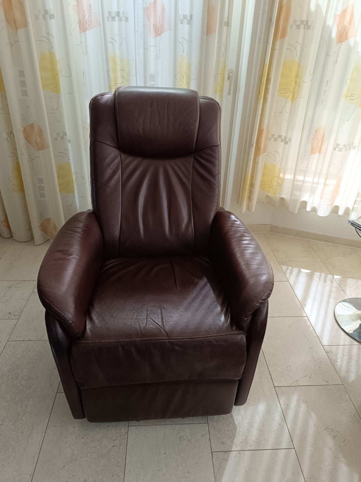 Sta-op en relax fauteuil, Ophalen, Gebruikt, 50 tot 75 cm, Leer