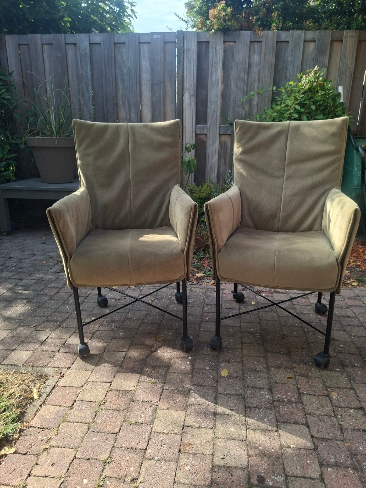 4 beige hoezen voor Montis Chaplin stoelen, Huis en Inrichting, Stoelen, Overige kleuren, Design, Ophalen of Verzenden, Zo goed als nieuw