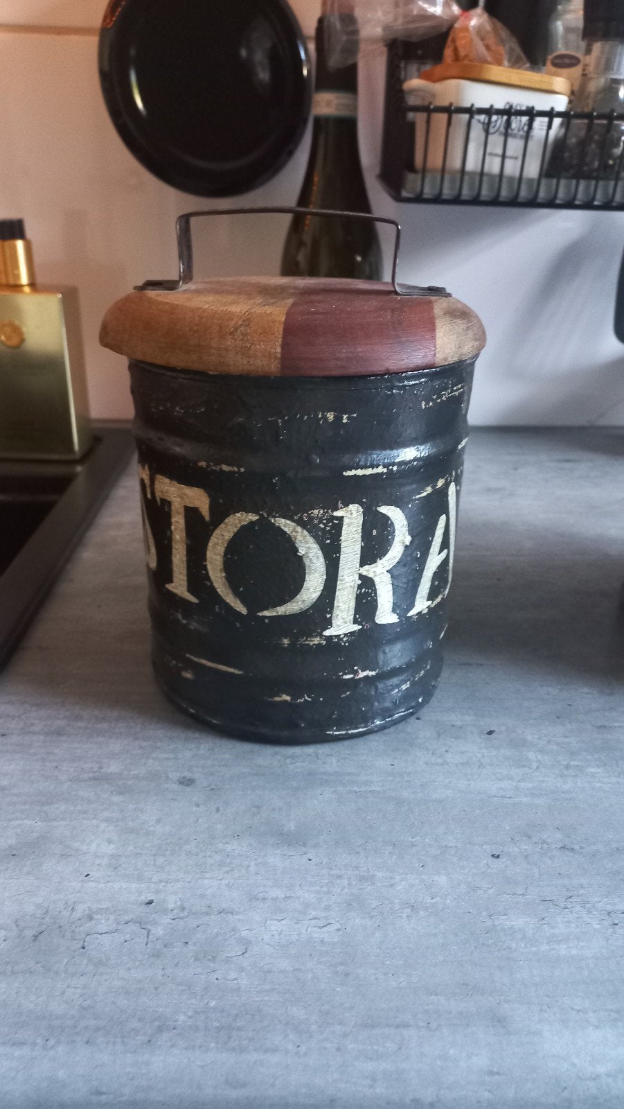 voorraad pot, Huis en Inrichting, Keuken | Potten en Pannen, Ophalen of Verzenden, Zo goed als nieuw, Overige materialen, Pot, Bus of Blik