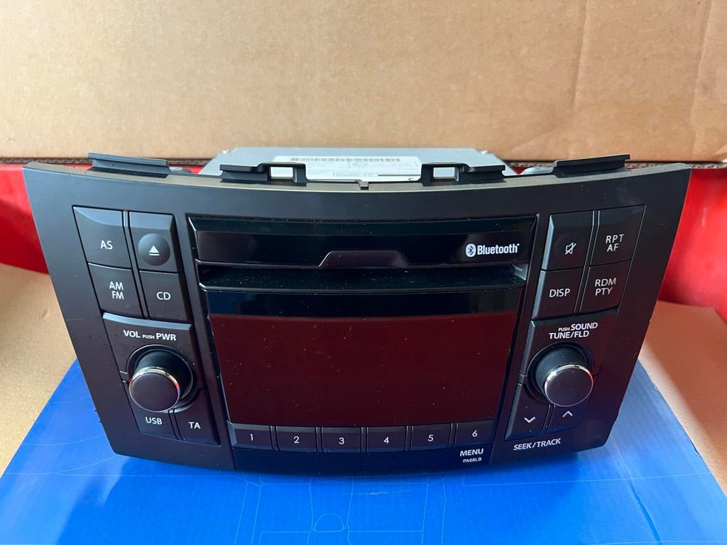 Originele Suzuki radio met Bluetooth en USB, Auto diversen, Autoradio's, Ophalen of Verzenden, Gebruikt