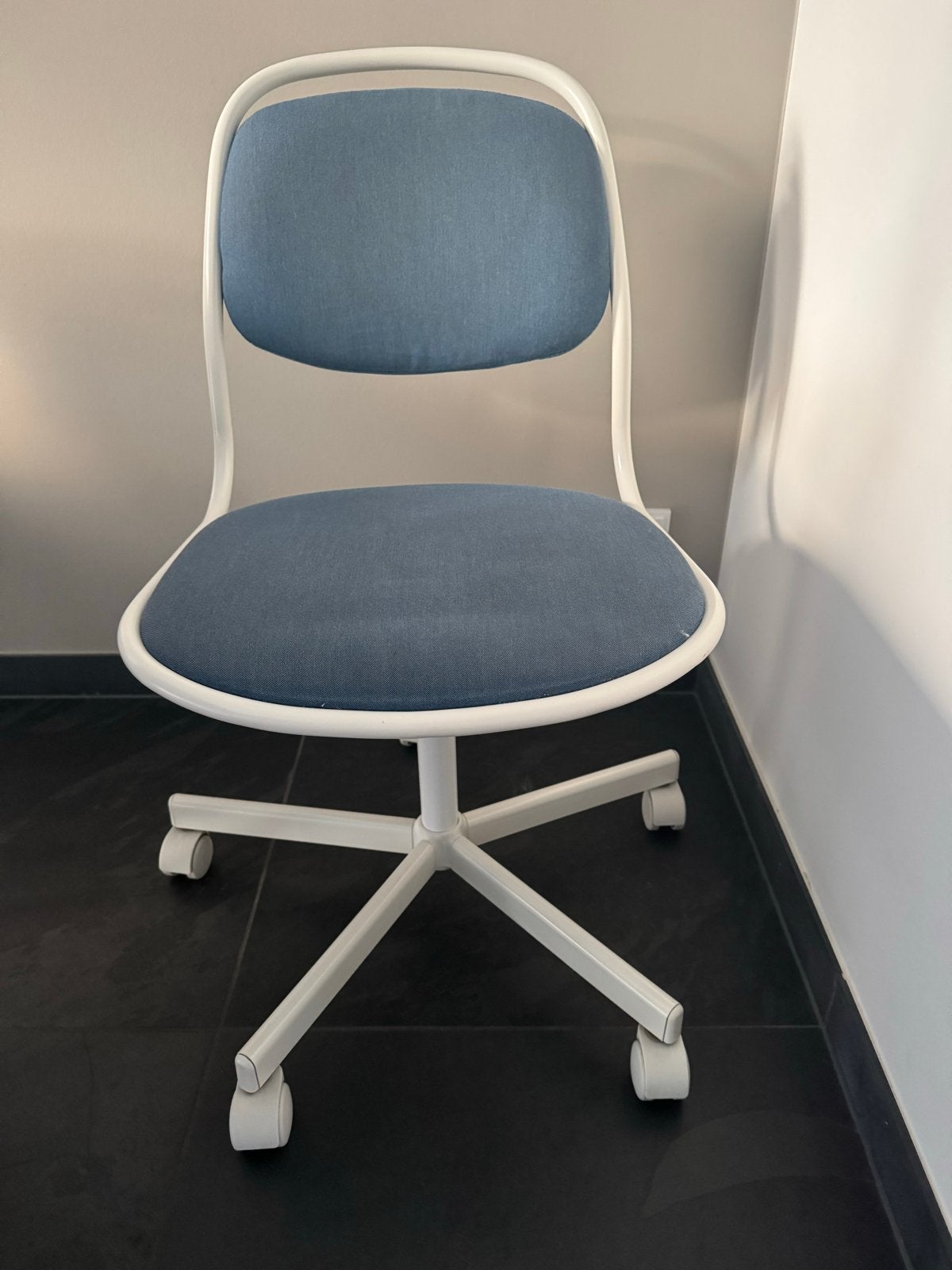 IKEA bureaustoel - Blauw/Wit, Ophalen of Verzenden, Gebruikt, Blauw, Bureaustoel