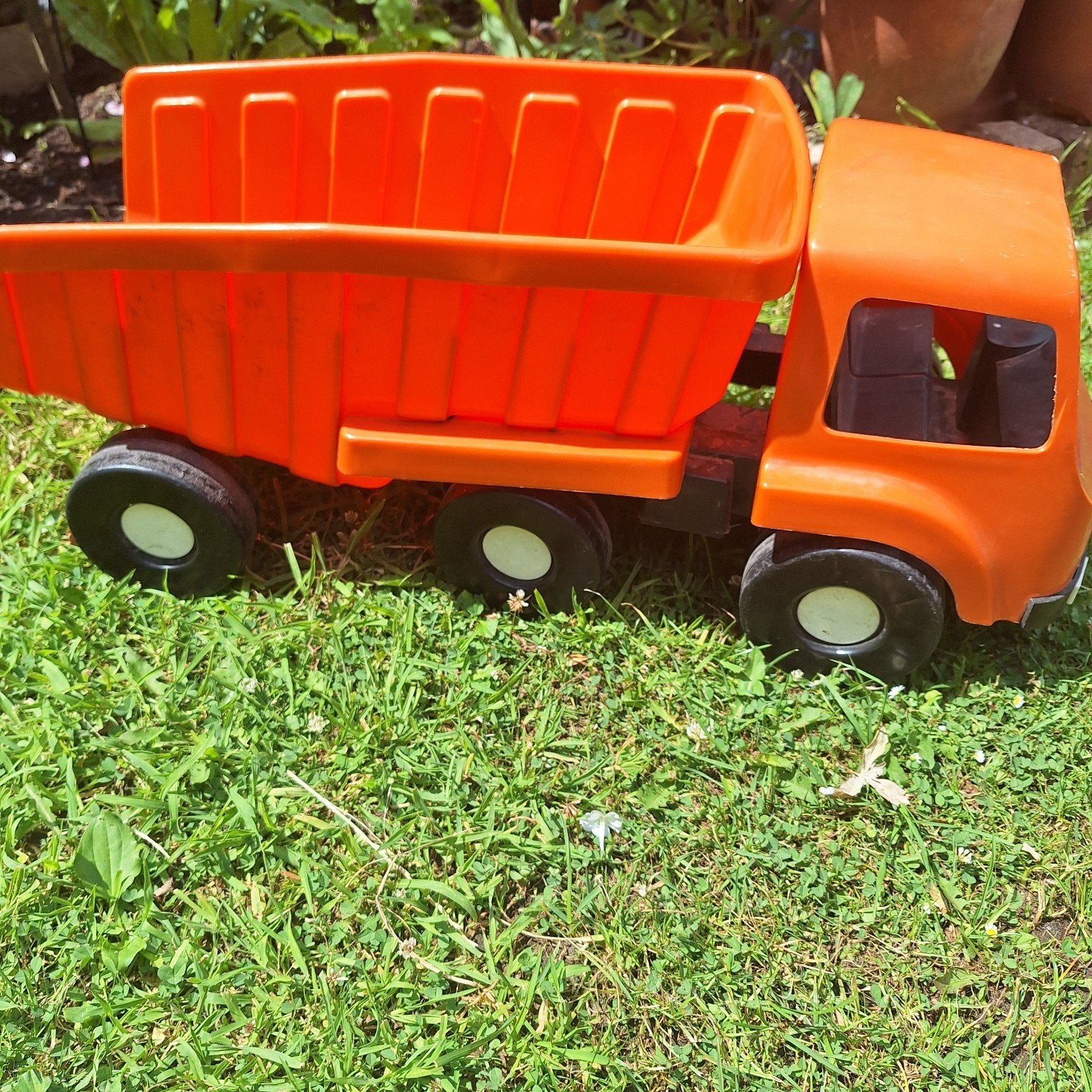 Grote oranje speelgoed kiepwagen, Kinderen en Baby's, Speelgoed | Speelgoedvoertuigen, Ophalen of Verzenden, Gebruikt