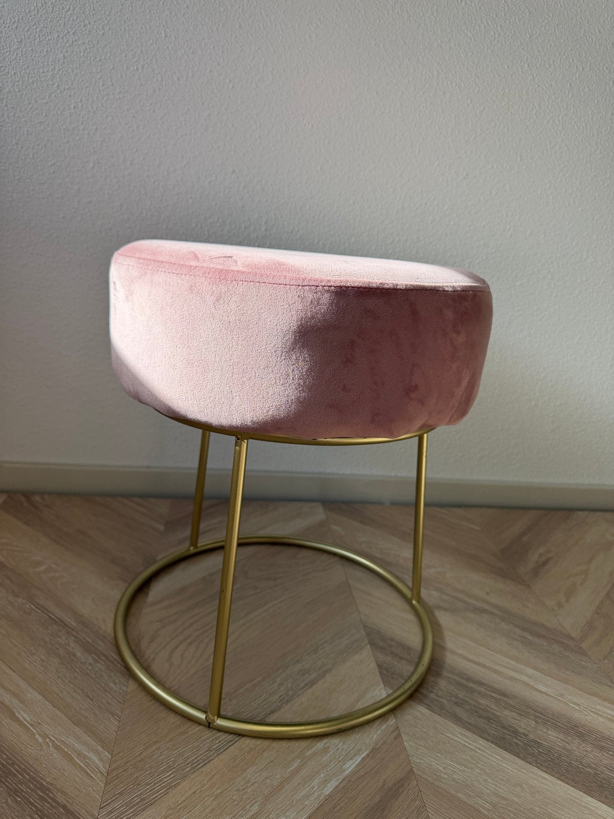 Roze fluwelen poef met goud onderstel, Ophalen, Zo goed als nieuw, Overige materialen