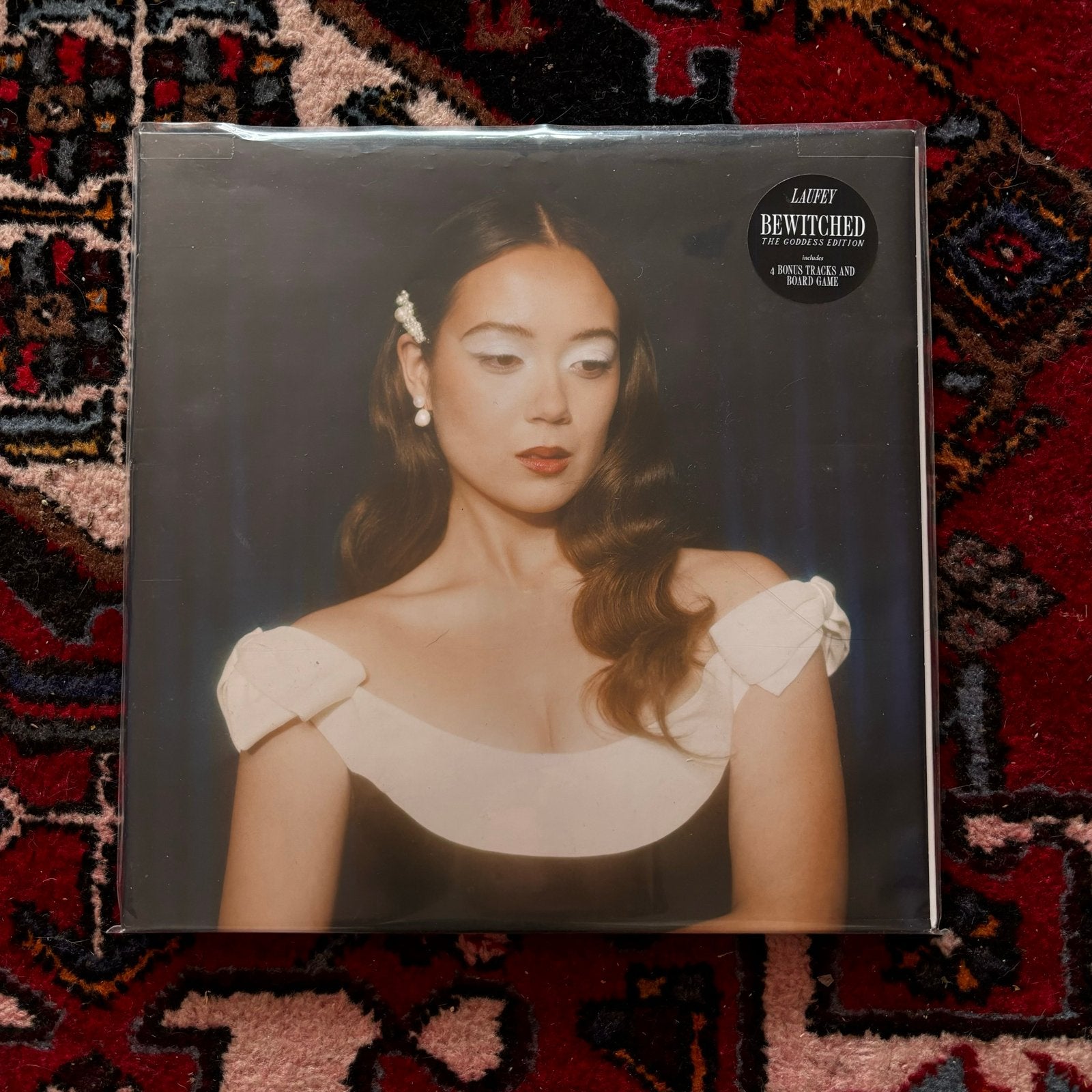 Laufey - Bewitched: The Goddess Edition (Nieuw in plastic), Pop, Speciale editie, Ophalen of Verzenden, Nieuw in verpakking