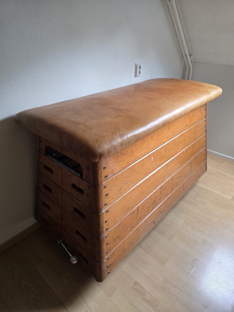 Vintage turnkast / springkast (roomdivider, bankje, commode), Ophalen