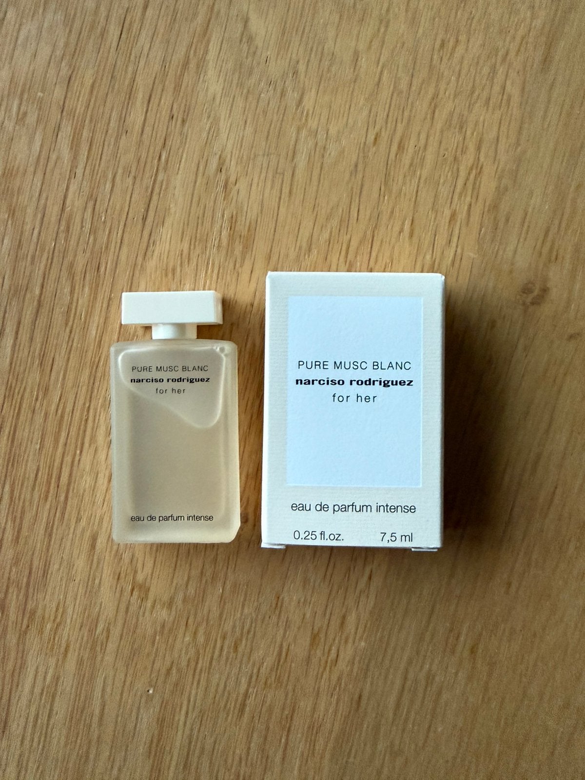 Narciso Rodriguez For Her Pure Musc Blanc miniatuur 7,5ml, Ophalen of Verzenden, Nieuw, Miniatuur, Gevuld