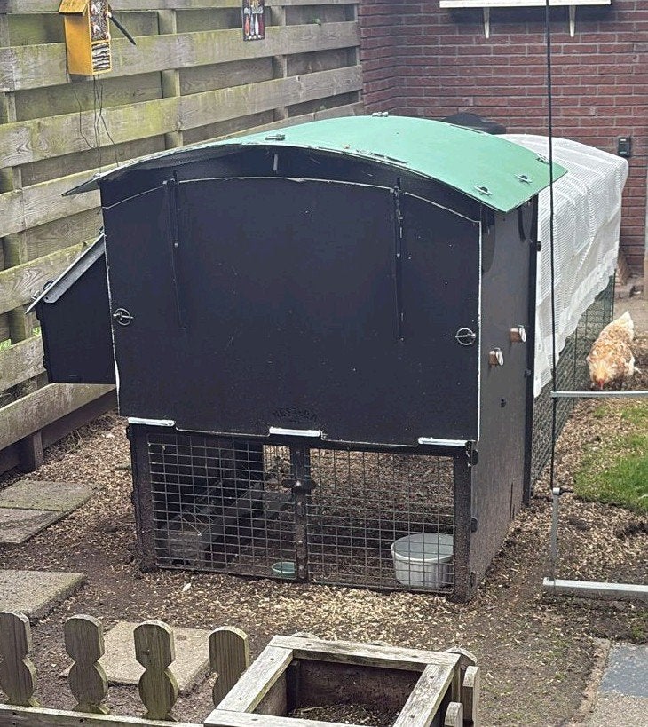 GEZOCHT MET SPOED. Kippenhok kunststof, Dieren en Toebehoren, Ophalen, Kippenhok of Kippenren