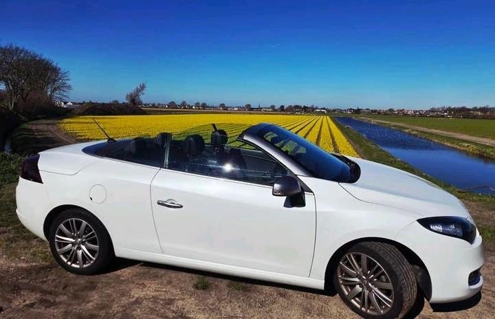 Luxe GT-Line Renault Megane Cabrio Wit, Auto's, Cabriolet, Wit, Handgeschakeld, Grijs